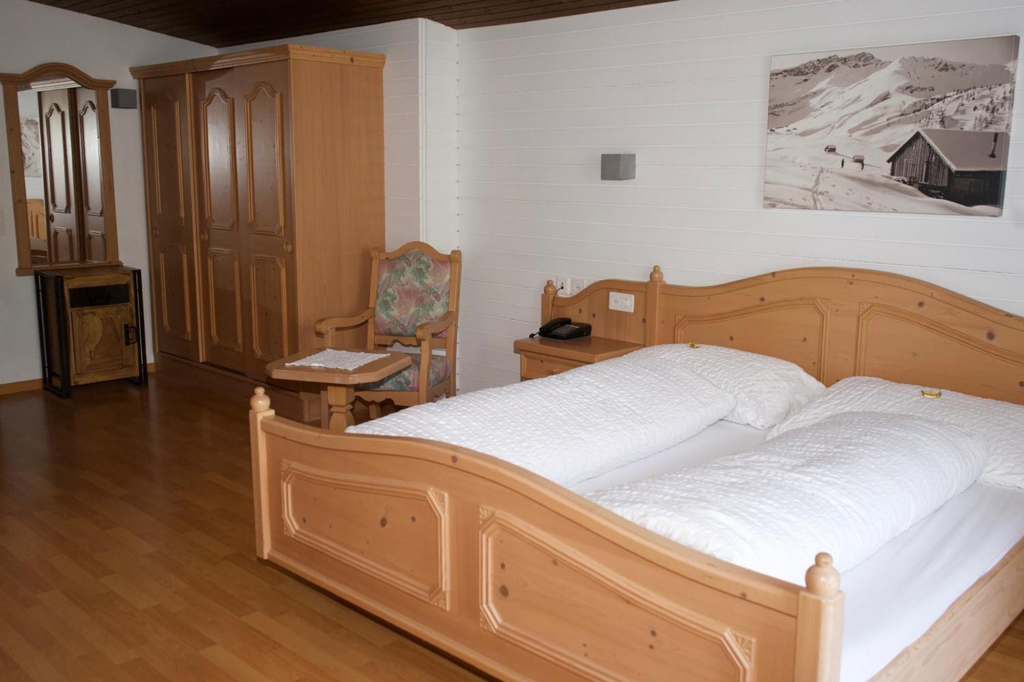Voegeli Alpenhotel Malbun Luaran gambar